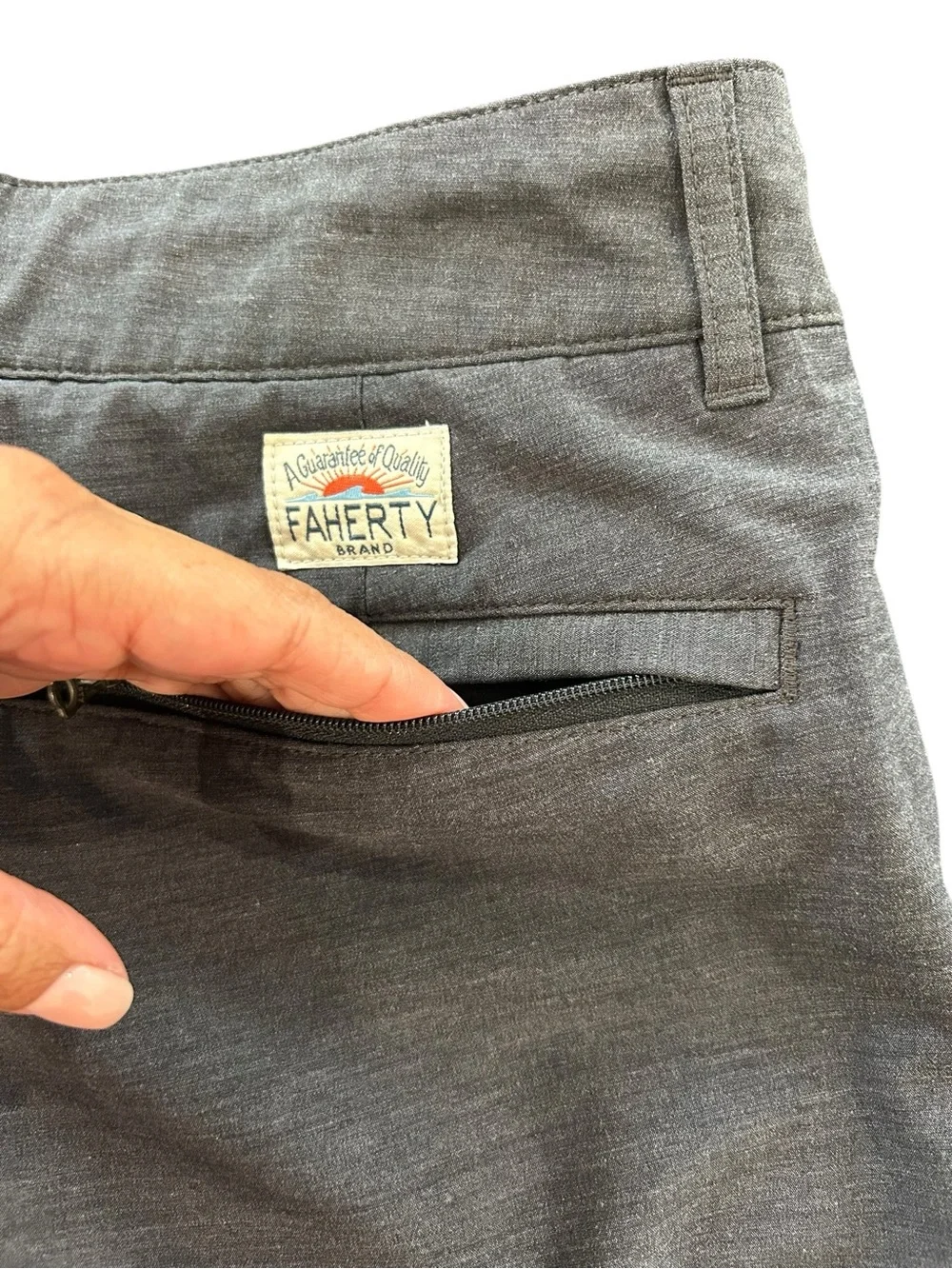 Faherty All Day Shorts Mens Size 33 Gray Hybrid Stretch Drawstring 7” EUC